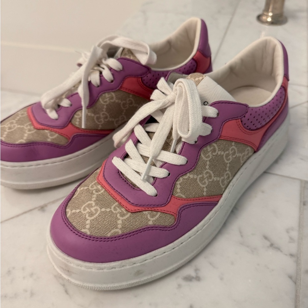 Gucci Women's Pink and Beige Sneakers